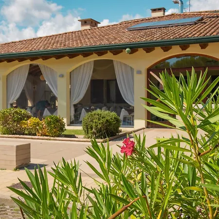 Airone Bianco Village Apart Otel 4*