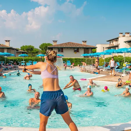 Airone Bianco Village Apart Otel 4*