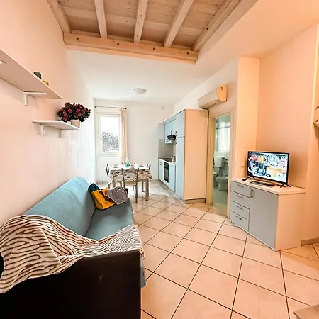 Airone Bianco Village Aparthotel 4*