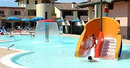 Airone Bianco Village Apart Otel 4*