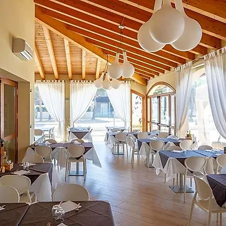 מלון דירות Airone Bianco Village 4*